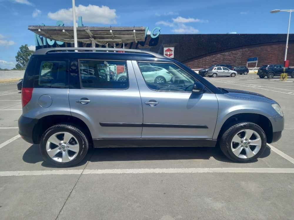 Skoda Yeti 1.2 TSI - Impecável