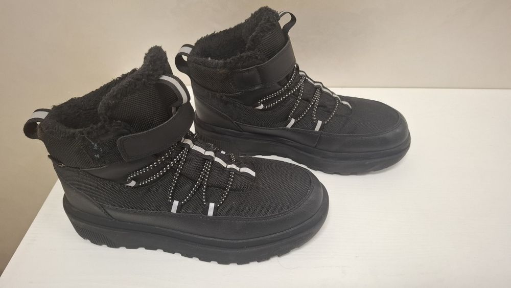 Зимові ботинки фірми H&M