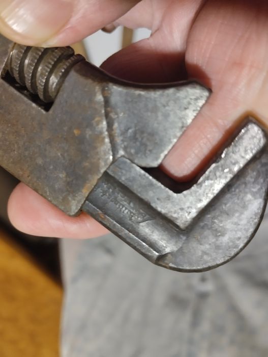 Ручка на двери с уравнем