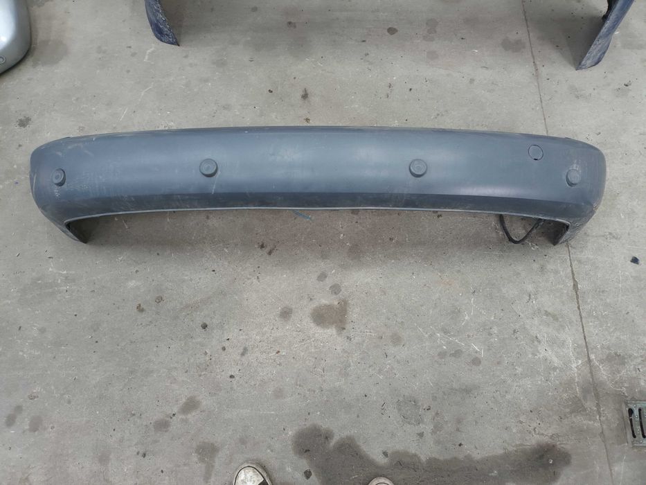 VW Caddy Zderzak Tylny z czujnikami parkowania Krótka Wersja