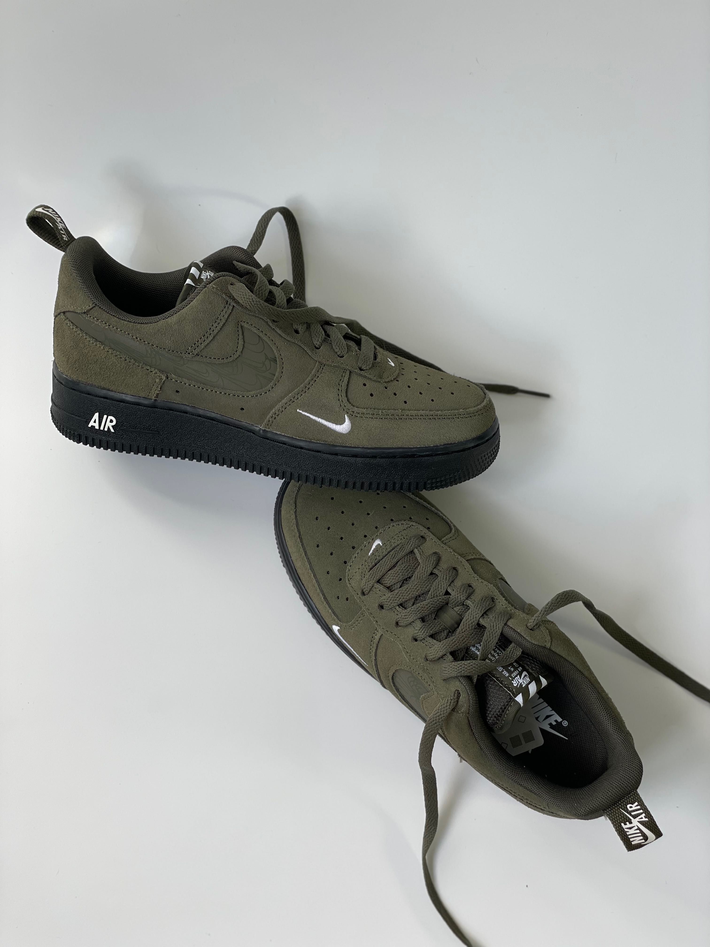 Кросівки Nike Air Force 1 (два розміри)