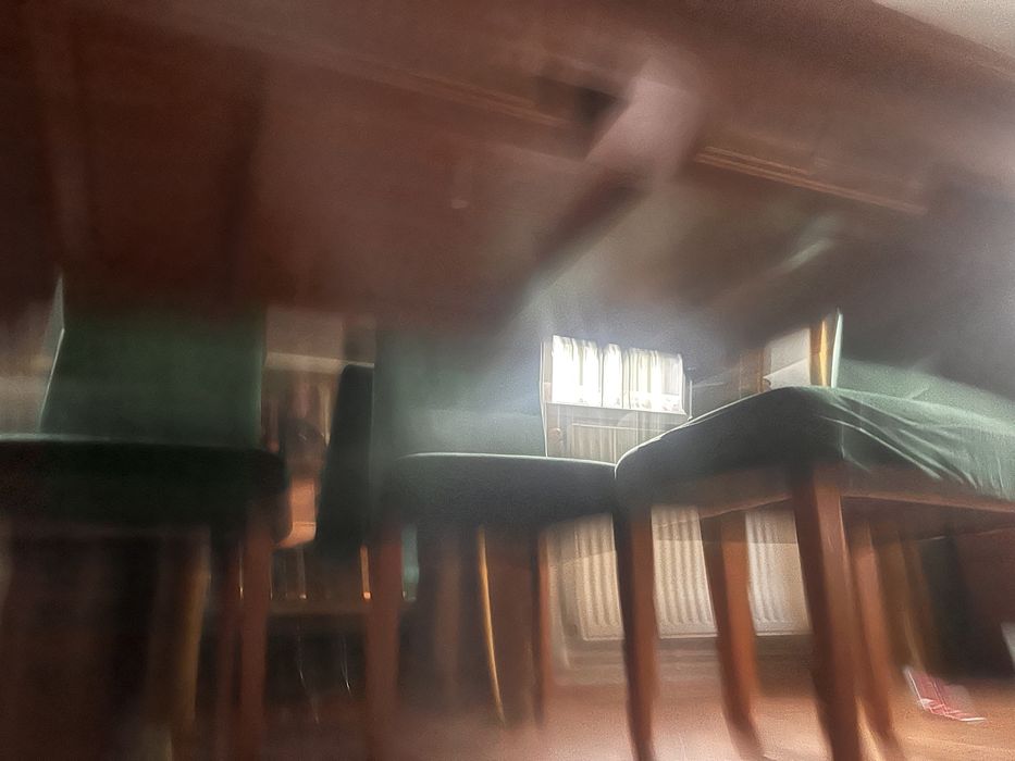 Sprzedam stół + 6 krzesel