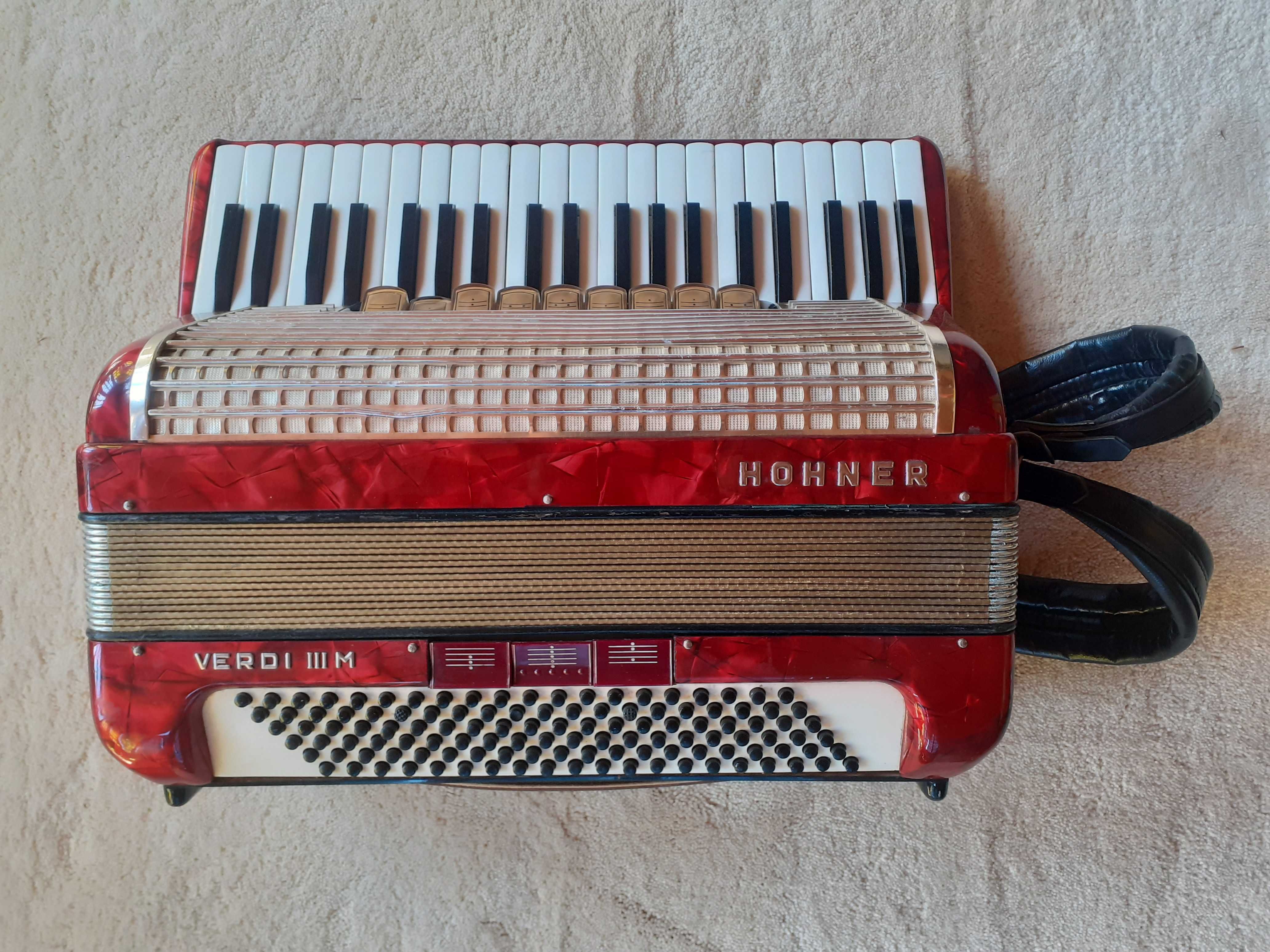 Acordeão HOHNER Verdi III ' 120 baixos