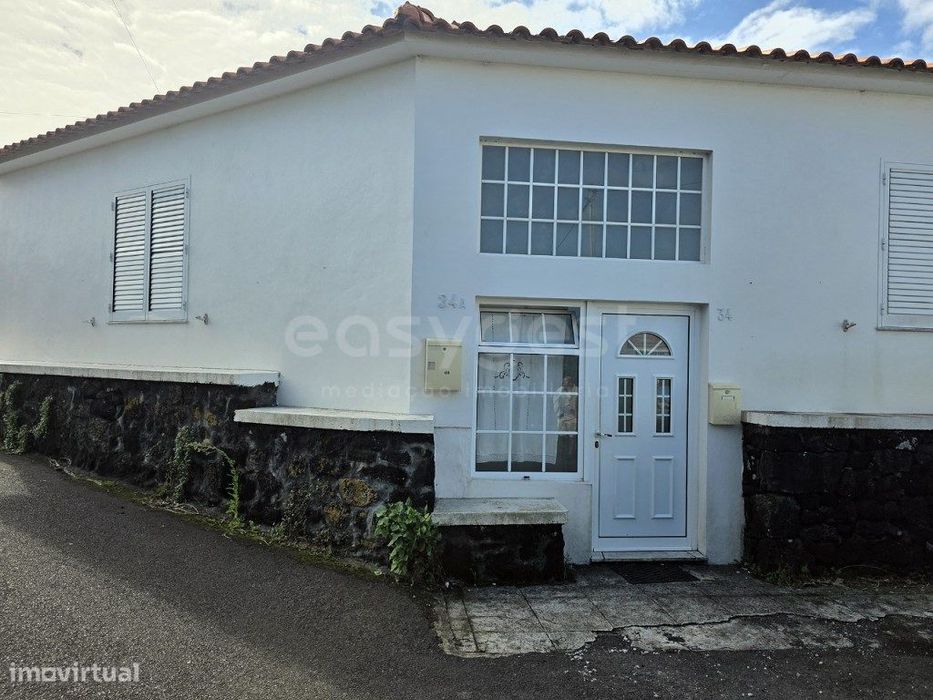 Apartamento T2 no 1.º Piso - Madalena, Ilha do Pico