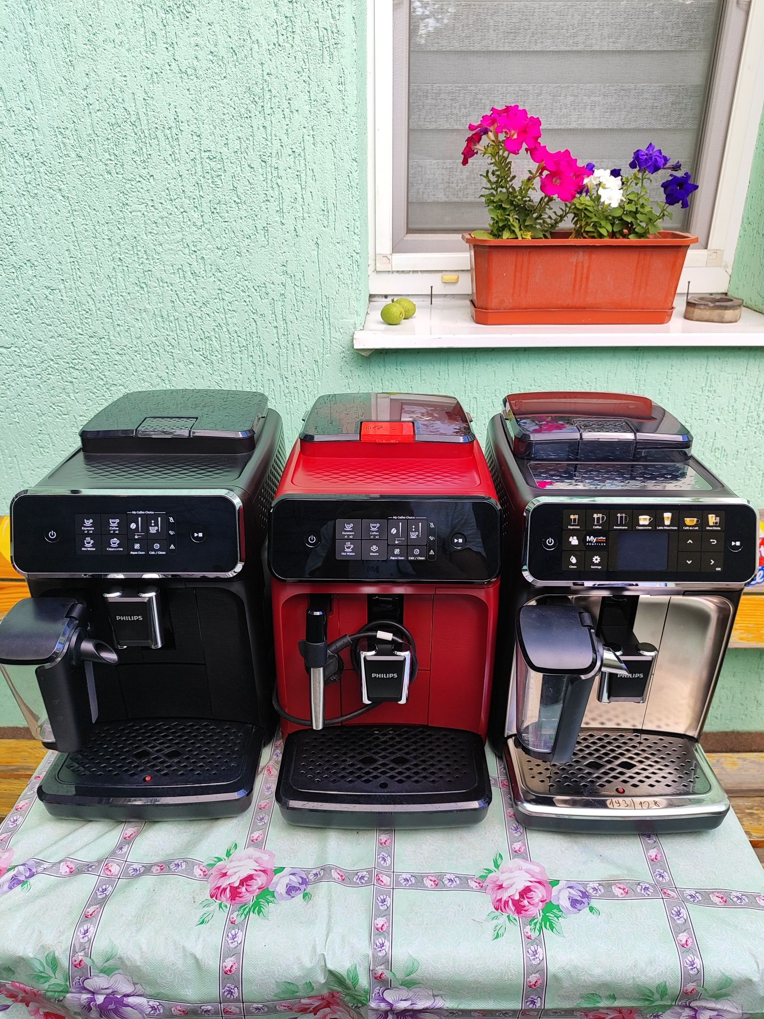 Кофемашина, кавомашина, кавоварка Philips LatteGo EP2231