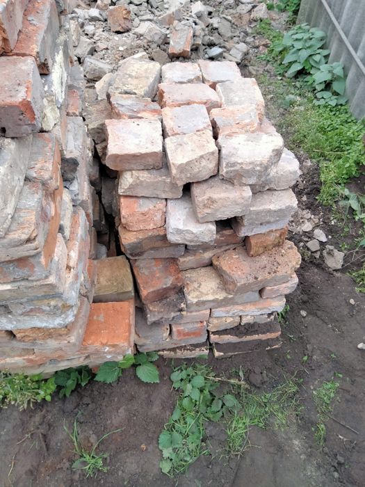 Продам цеглу була у використанні