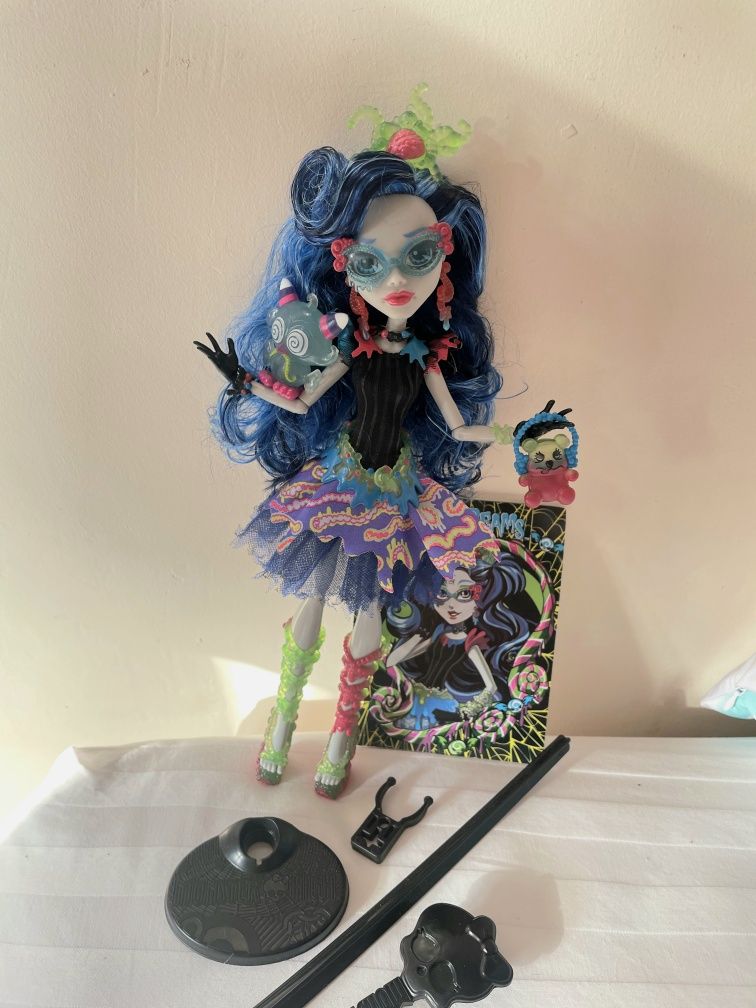 Monster High Ghoulia Yelps Sweet Screams Солодкі Крики аксесуари