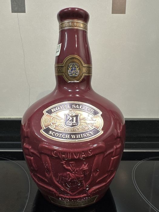 Garrafa de whisky em porcelana