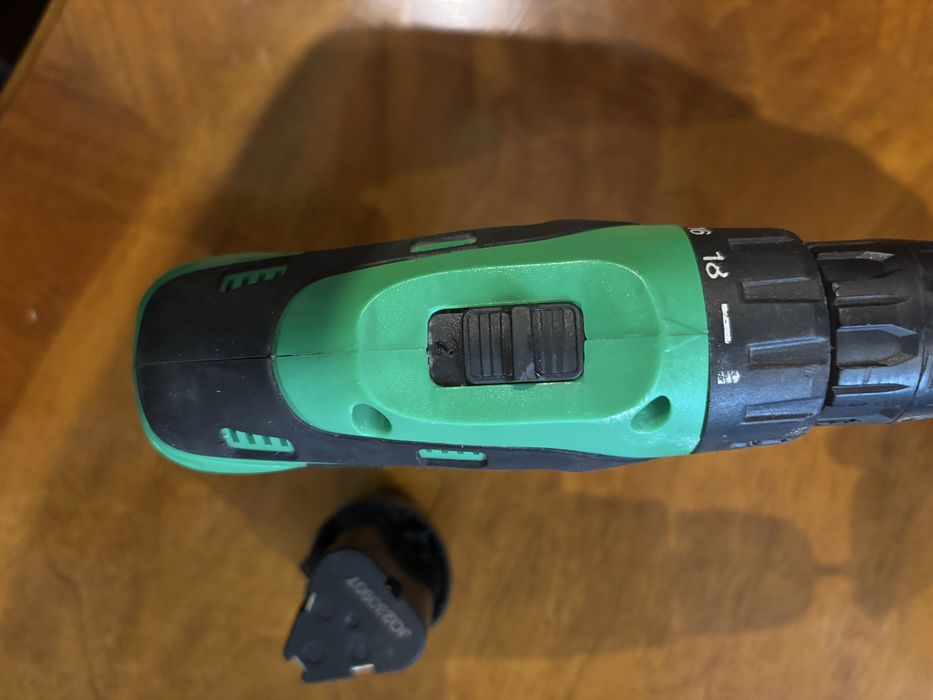 Акумуляторний шуруповерт