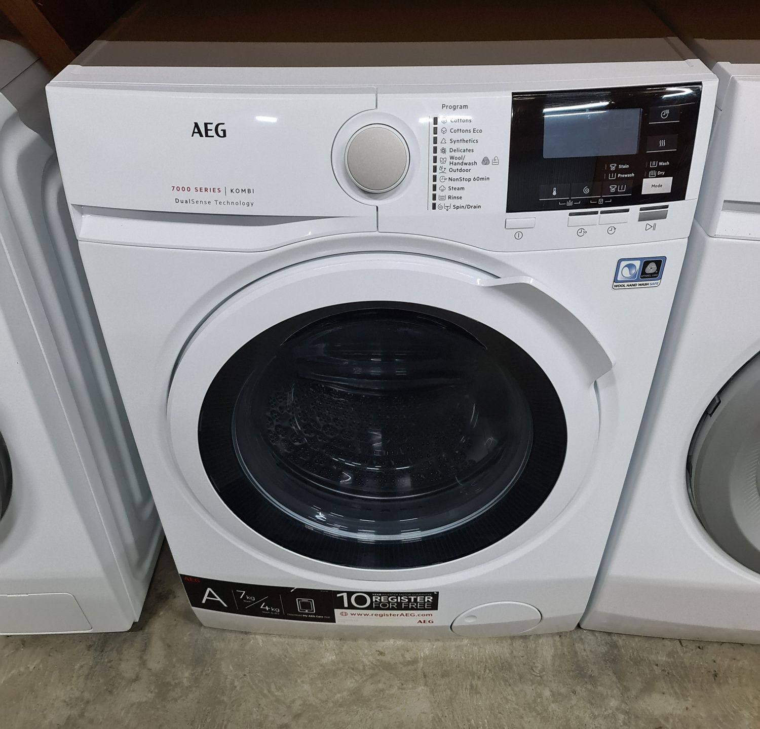 Пральна/стиральная/машина AEG 7000 Series 7/4 KG з Сушкою / L7WBG47W