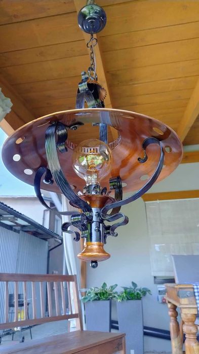 Miedziana lampa wisząca rustykalna