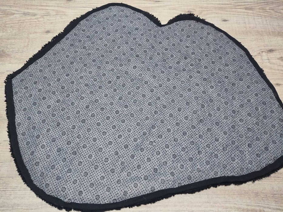 Tapete Artesanal "Lábios"