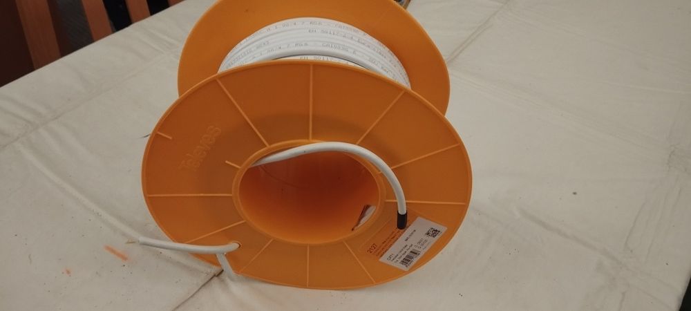 Vendo bombone de cabo TELEVES CXT-1 17VAC-A  ~40m