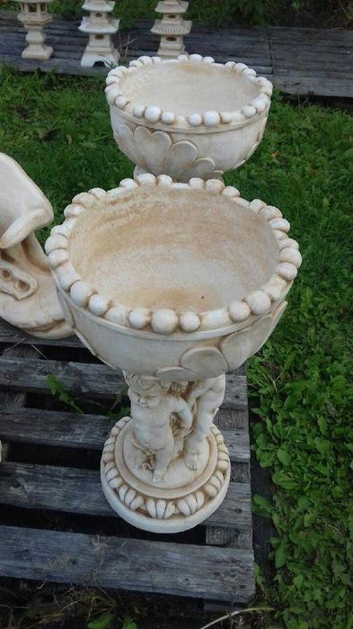 Figura doniczka ogrodowa betonowa donica doniczka gazon