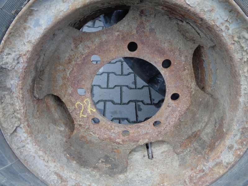 Koła kompletne 12.00R20 Pneumant  *S