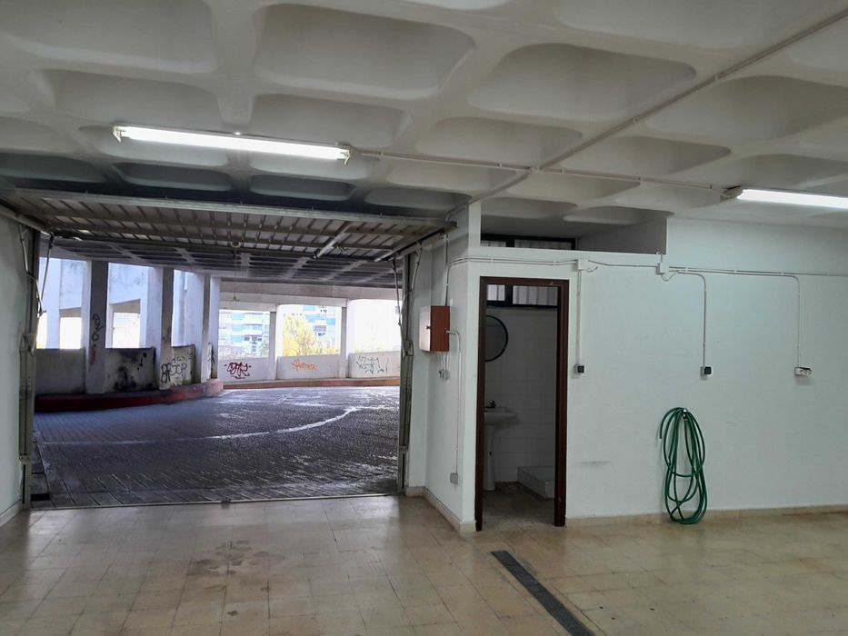 GARAGEM em Carnaxide.