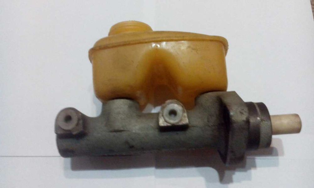 Продам оригин главный тормозной цилиндр для Москвич (412-3505015 ГАЗ)