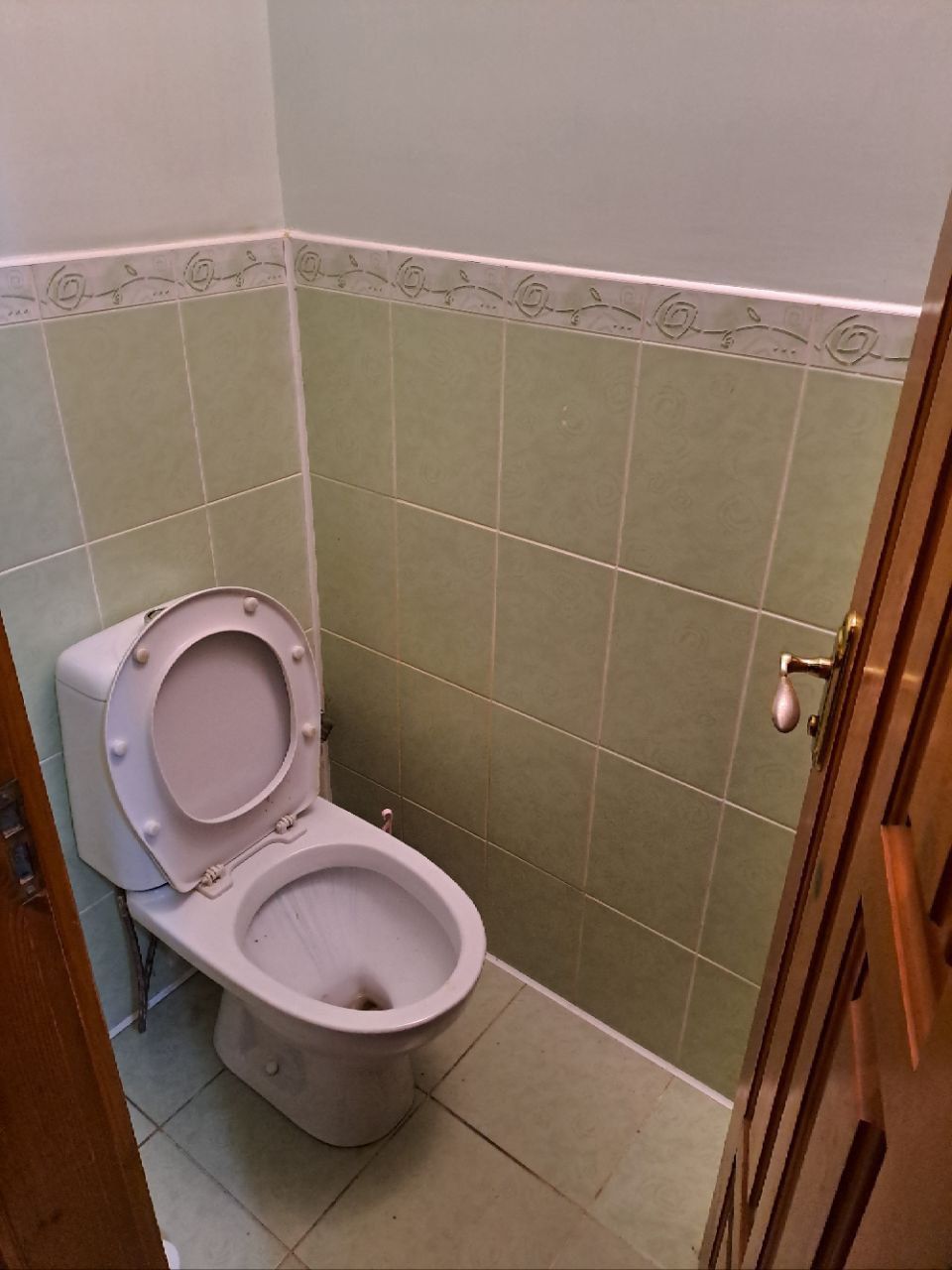 Продаж двох кімнатной біля набережній.