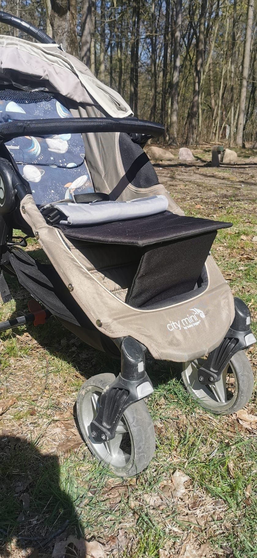 Wózek Baby jogger City Mini 4w + dodatki: podnóżek, wkładka,śpiworek,