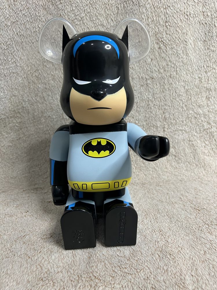 Игрушки Bearbrick The Joker и Bearbrick Batman