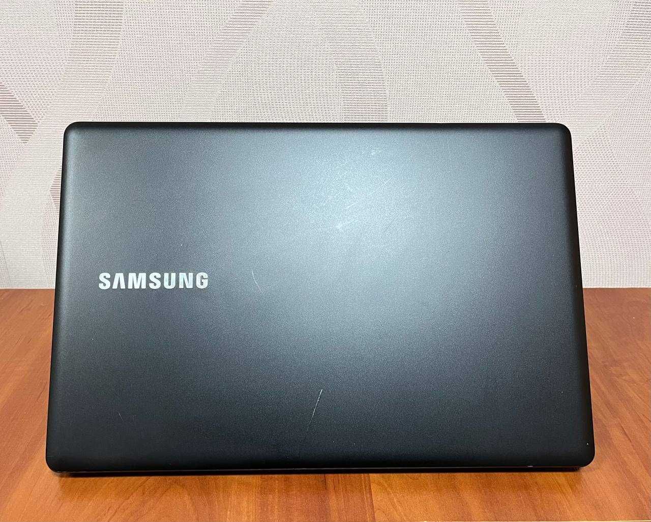 Ігровий сенсорний ноутбук Samsung NP940Z5L/4K IPS/i7-6700HQ/16GB/256GB