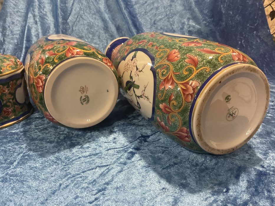 Par de vasos vista alegre Ansham com 31,5 cm pintura manual a ouro .