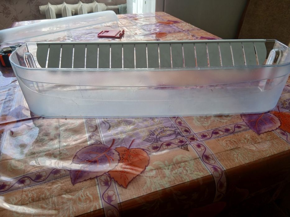 Бокова полиця в холодильник Indesit.  Також кришка на бокову полицю.