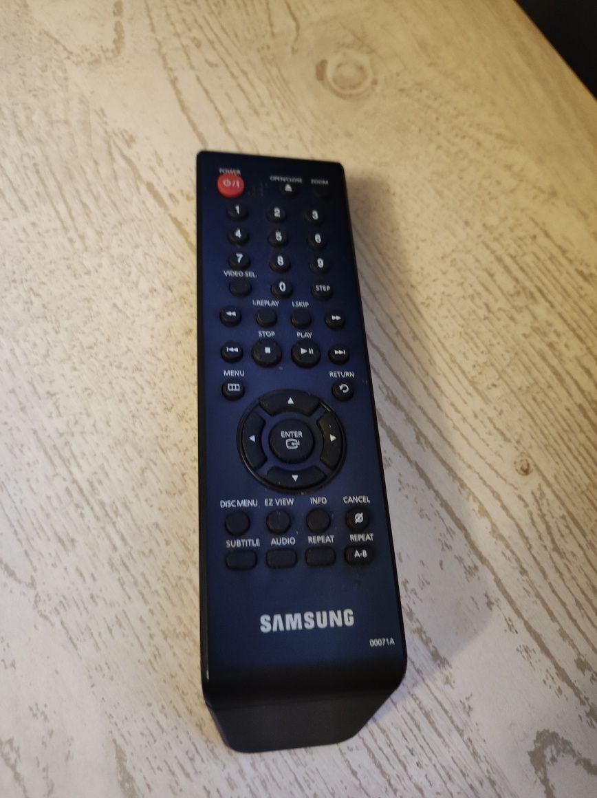 Odtwarzacz Samsung  DVD , Dts,DiVx,Dolby Digital 99zł+euro złącze