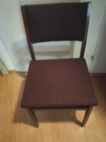 Krzesło drewniane z obiciem