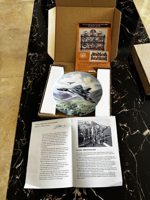 Тарелка фарфоровая тематическая Самолет Wedgwood(Англия)