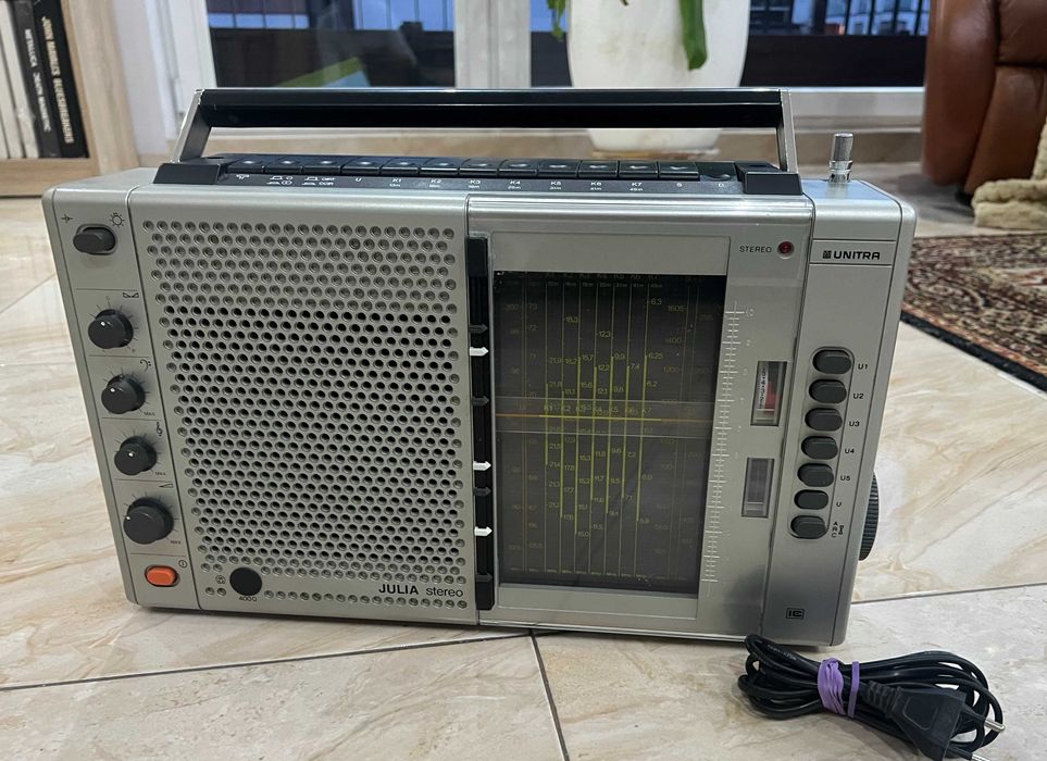 Sprzedam sprawne radio Julia Stero