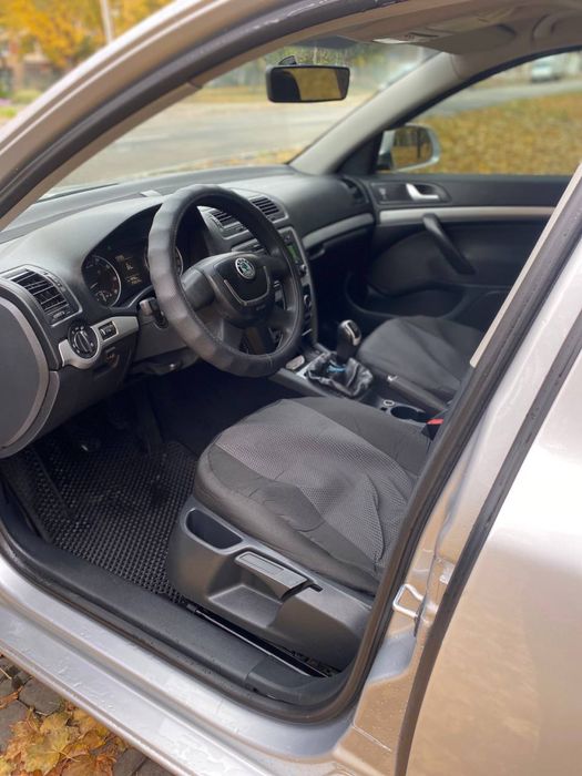 Продам Skoda Octavia 1.6газ/бенз/механика 2010год Шкода Октавия Рест