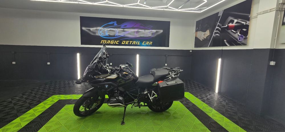 Mota BMW GS 1250 com todos os extras