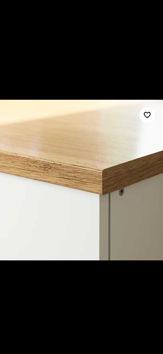 Móvel IKEA com puxadores