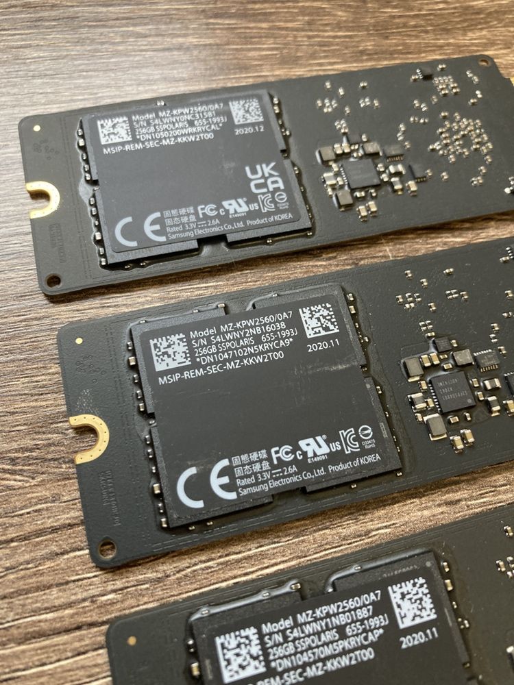 SSD Samsung MZ-KPW2560/0A7 256 GB PCI-E Apple оригинал