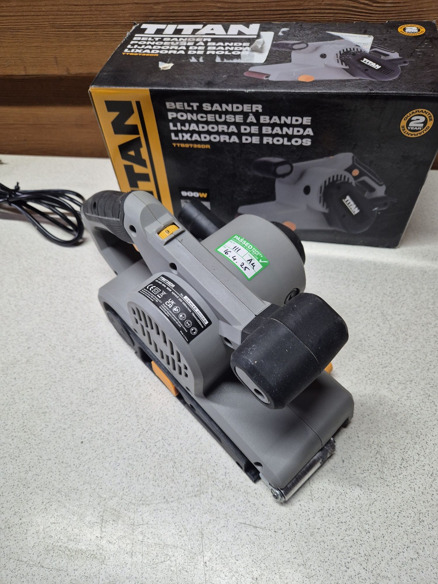 Titan Szlifierka Taśmowa 900W
