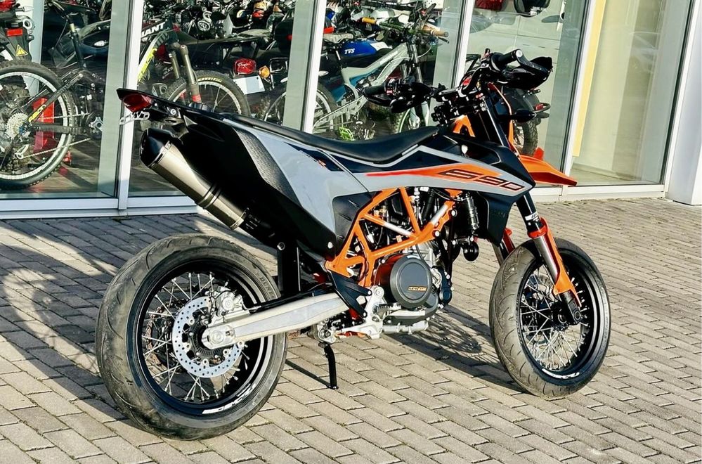 KTM 690 SMC R 2021 - Мотосалон