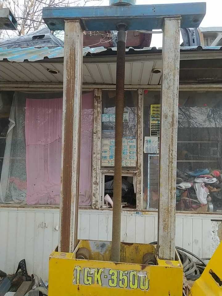 Подъемники для СТО б.у в нормальном состоянии