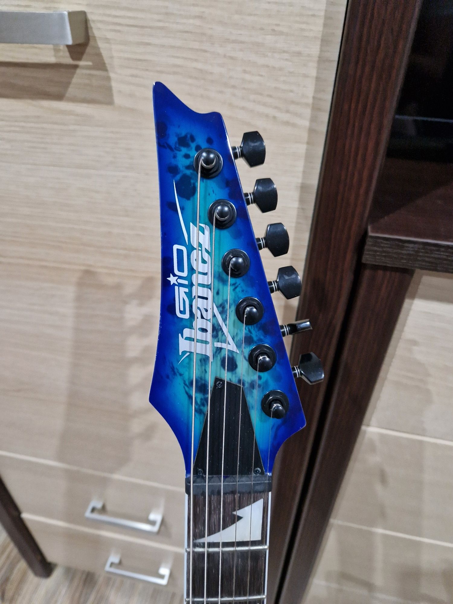 Gitara elektryczna IBANEZ grgr 221pa-aqb