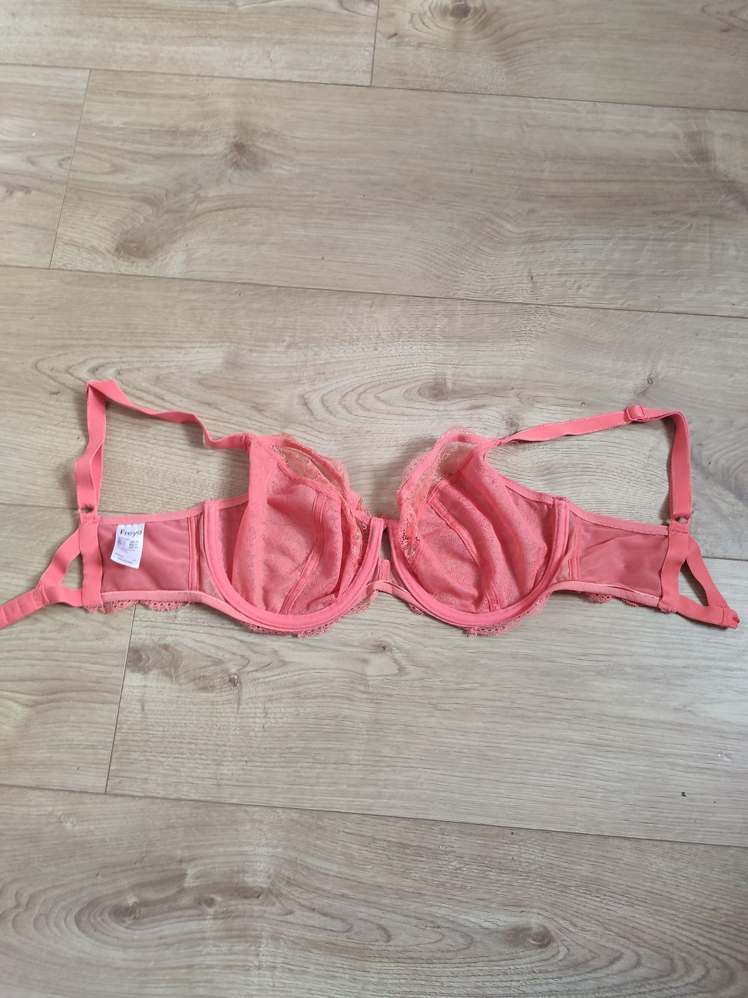 Freya Fancies Hot Coral 32FF (70FF/70H)