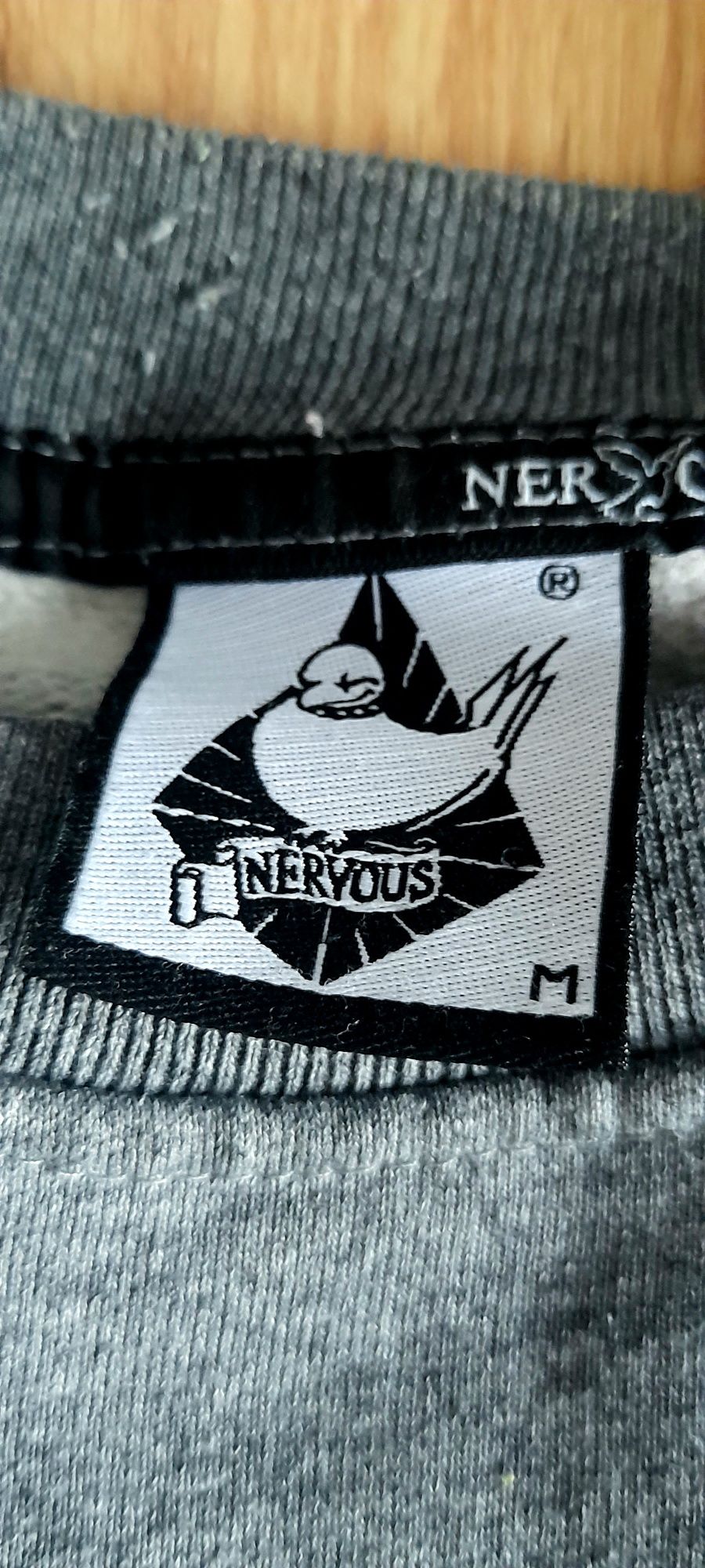 Bluza Nervous (M) + Naklejki