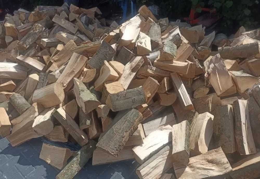 sezonowane drewno przygotowane do palenia buk dab grab jesion