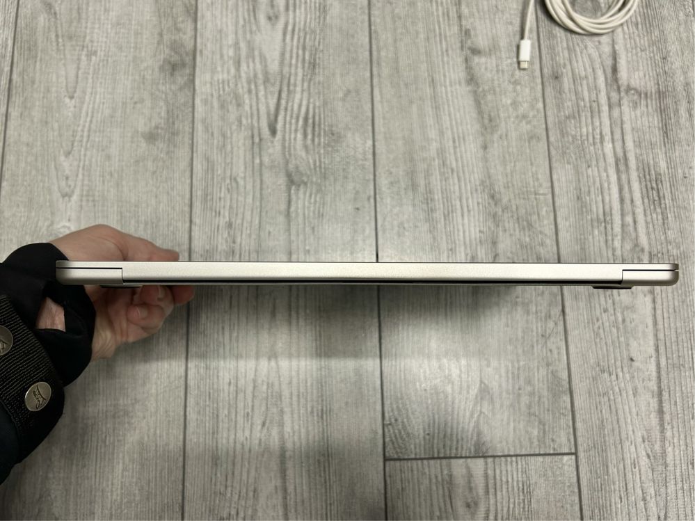 Macbook Air M2 13.6 8/512 Starlight ідеал Apple