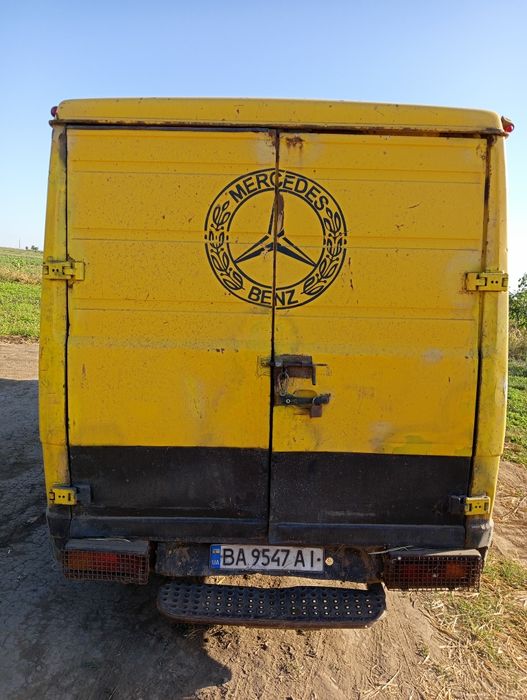 Мерседес грузовий продам