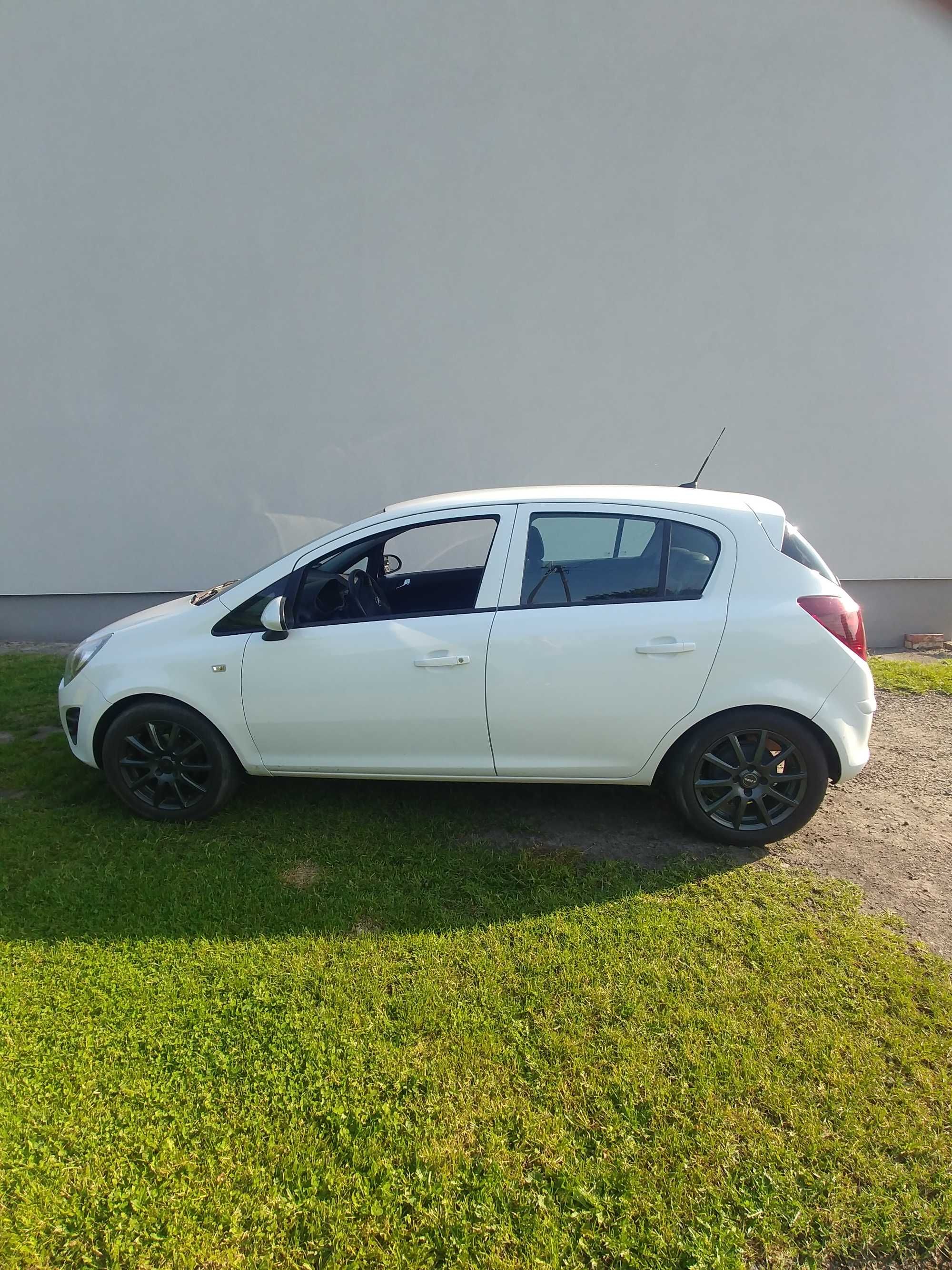 Opel Corsa D, 2011, 1.2, benzyna, bez klimatyzacji