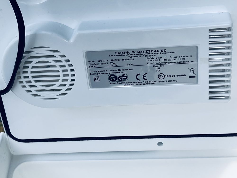 Lodowka 30L kabel z wtyczka 230V + drugi kabel do zapalniczki