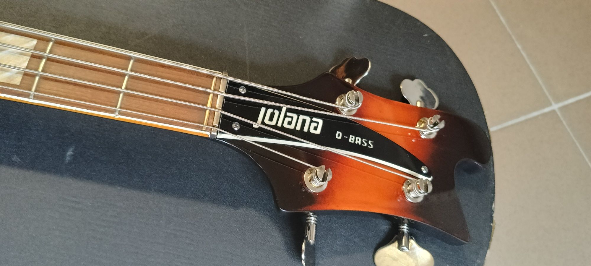 Jolana D-bass Rickenbacker 86r