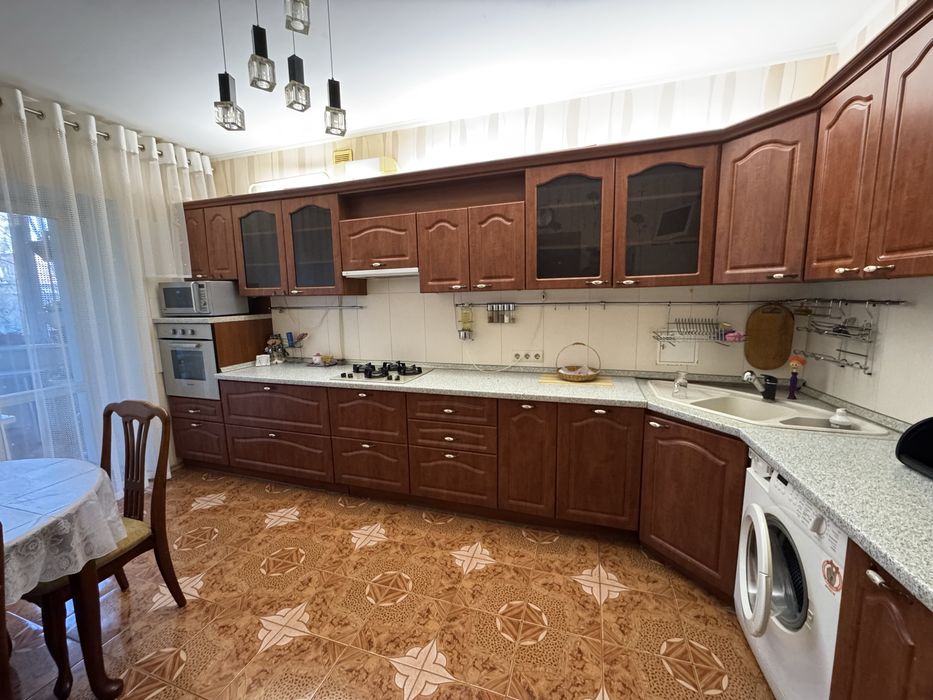 Центр, довгострокова оренда 2х кімната, новобудова, лічильник тепла.