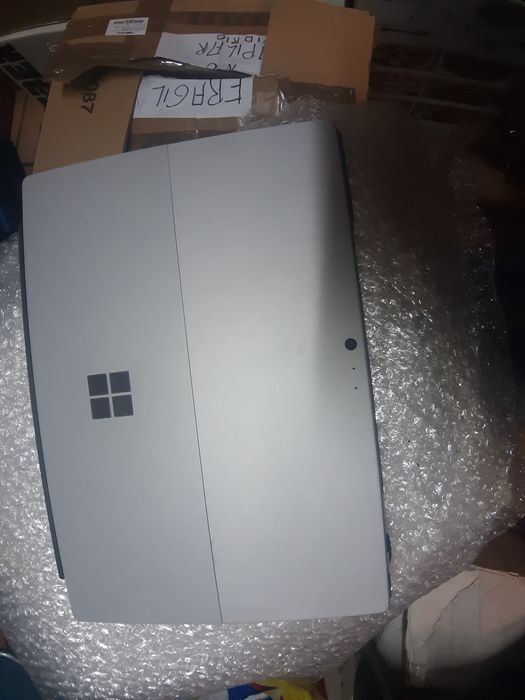 Seis computadores portáteis para reparação