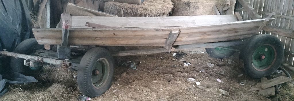 Wóz konny z metalowym zaczepem do traktora w Sawinie